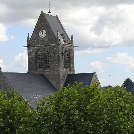 Gite De La Place De L'Eglise Sainte-Mère-Église Zewnętrze zdjęcie