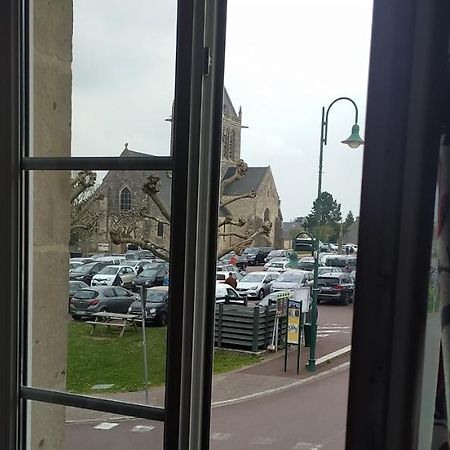 Gite De La Place De L'Eglise Sainte-Mère-Église Zewnętrze zdjęcie