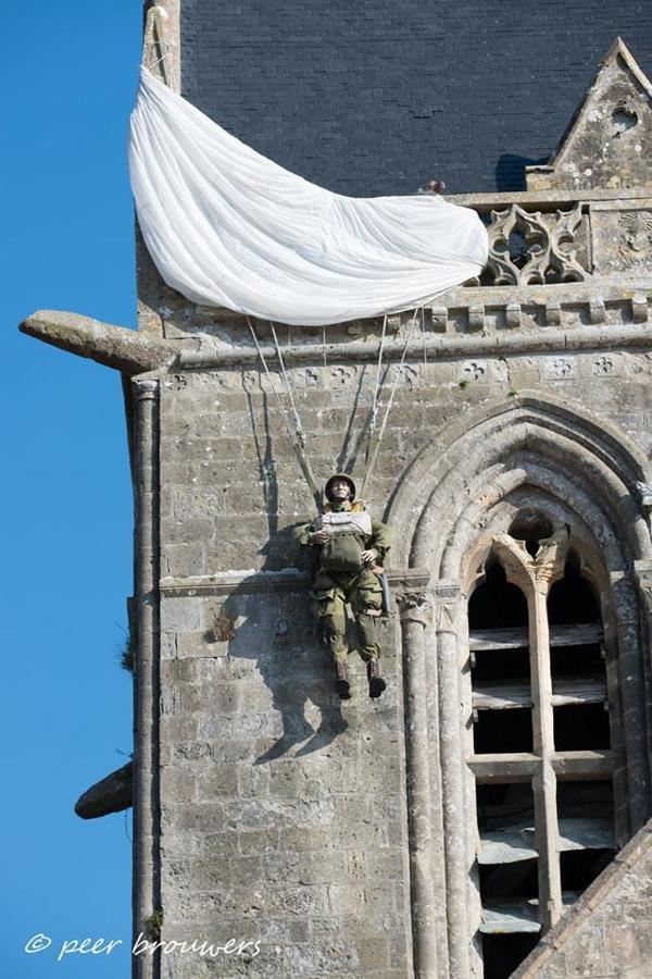 Gite De La Place De L'Eglise Sainte-Mère-Église Zewnętrze zdjęcie