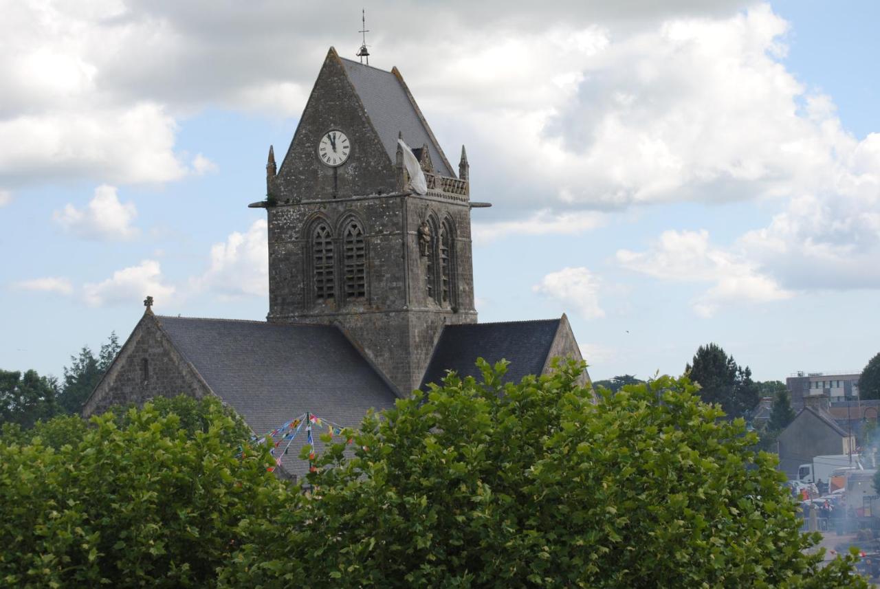 Gite De La Place De L'Eglise Sainte-Mère-Église Zewnętrze zdjęcie