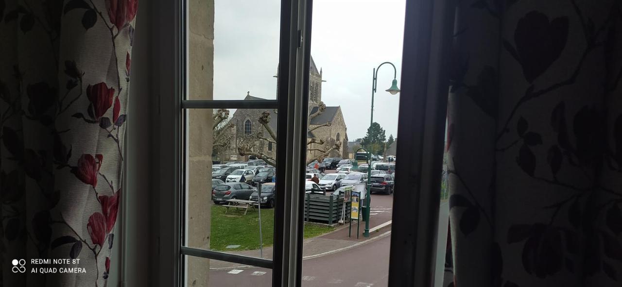 Gite De La Place De L'Eglise Sainte-Mère-Église Zewnętrze zdjęcie